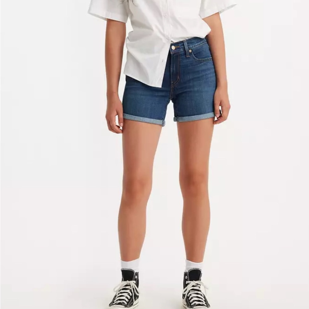 Levi Women’s 28 Mid-Length Shorts